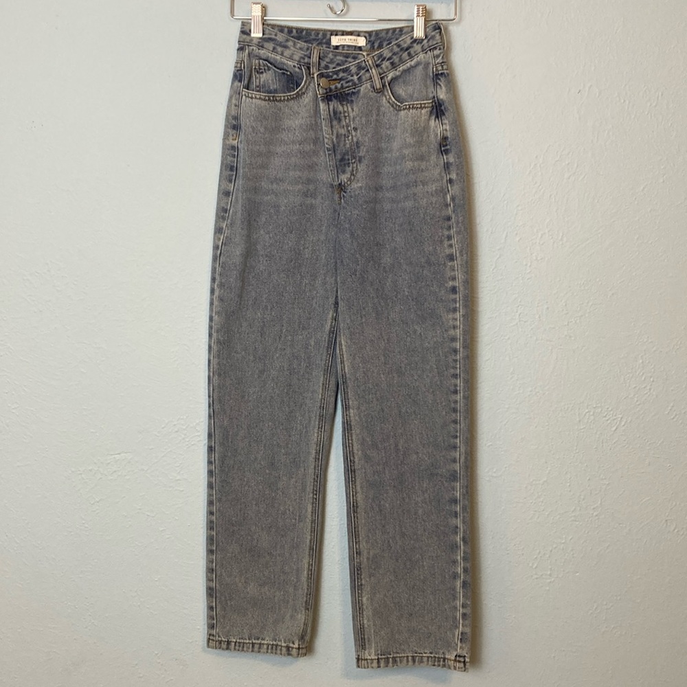 12th Tribe Womens Size S Dylan Light Wash Denim Asymmetrical Cross Over Jeans - Picture 4 of 16